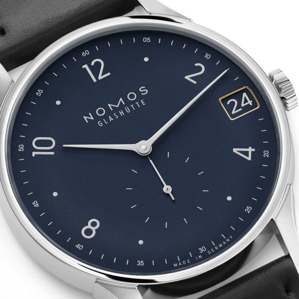 Montre NOMOS Minimatik 39 Date Blue automatique cadran bleu automatique bracelet cuir 39 mm