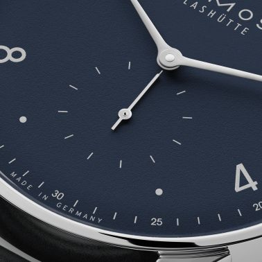 Montre NOMOS Minimatik 39 Date Blue automatique cadran bleu automatique bracelet cuir 39 mm