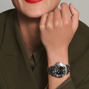 Montre Longines Hydroconquest quartz cadran noir bracelet acier 32 mm L3.370.4.56.6