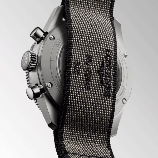 Montre Longines Spirit Flyback Titane automatique cadran anthracite bracelet NATO gris 42 mm L3.821.1.53.2