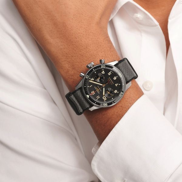 Montre Longines Spirit Flyback Titane automatique cadran anthracite bracelet NATO gris 42 mm L3.821.1.53.2
