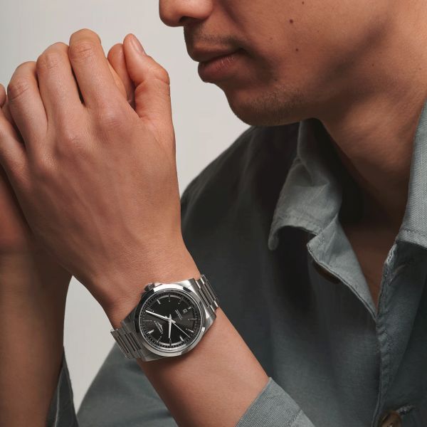 Montre Longines Conquest 2023 automatique cadran noir bracelet acier 41 mm L3.830.4.52.6