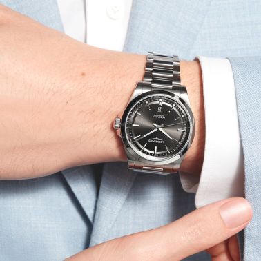 Montre Longines Conquest 2023 automatique cadran noir bracelet acier 41 mm L3.830.4.52.6