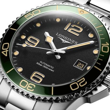 Montre Longines Hydroconquest automatique lunette verte cadran noir bracelet acier 41 mm L3.781.4.05.6