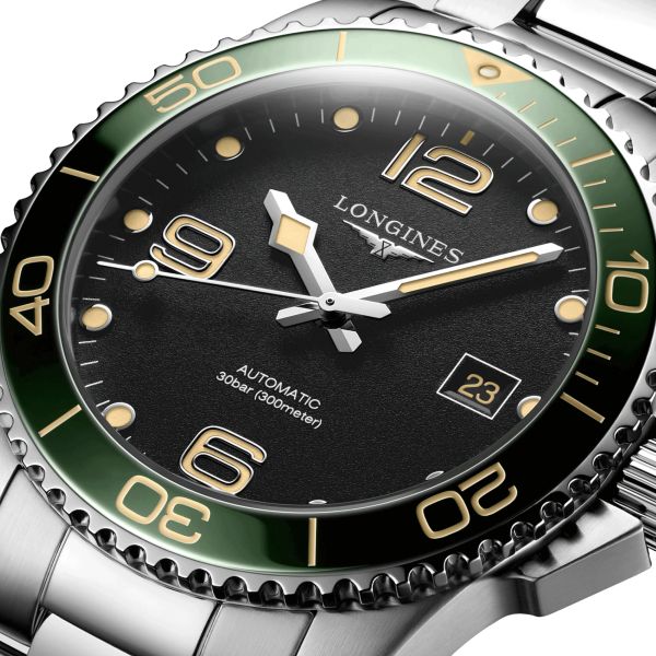 Montre Longines Hydroconquest automatique lunette verte cadran noir bracelet acier 41 mm L3.781.4.05.6