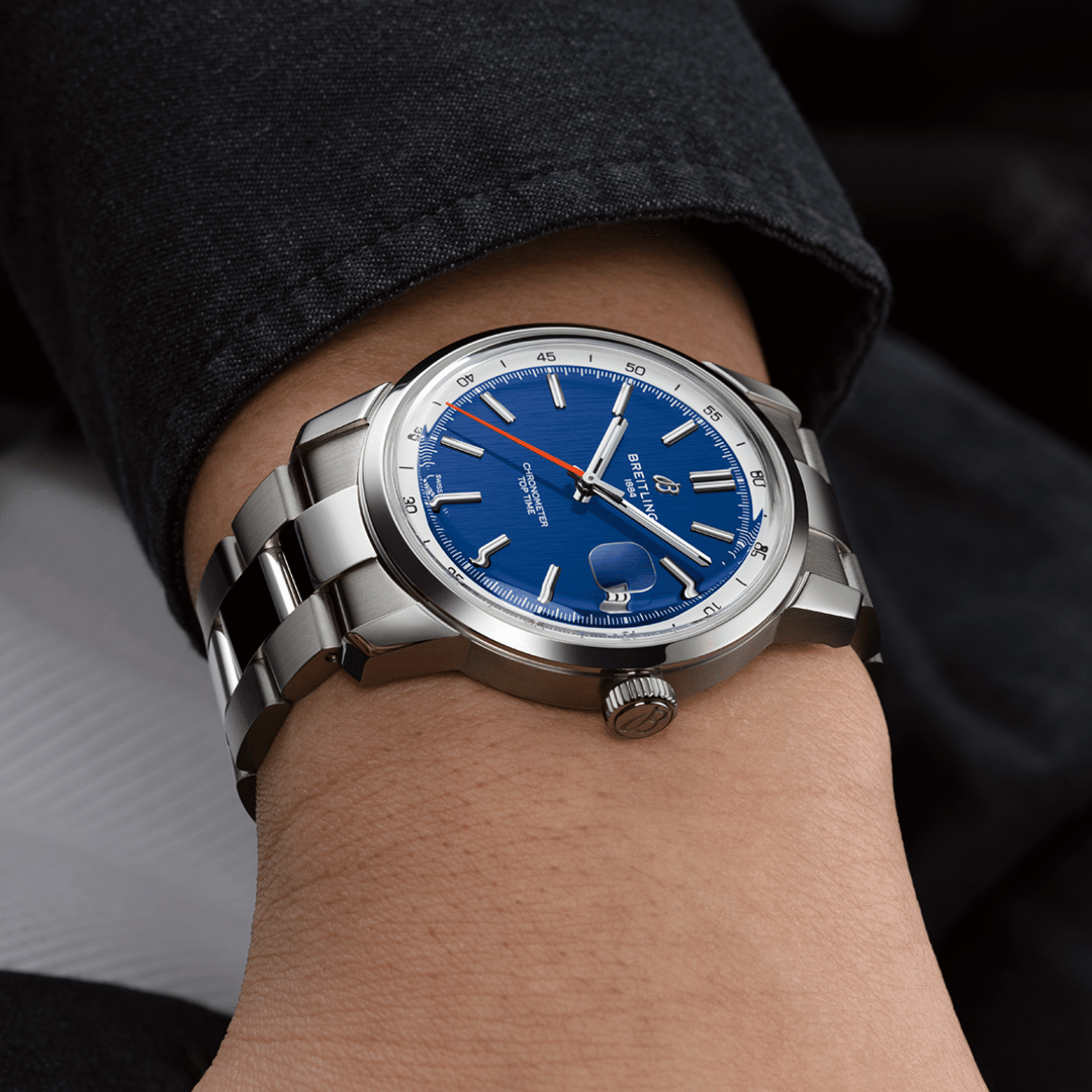 Montre Breitling Top Time B31 automatique cadran bleu bracelet acier 38 mm