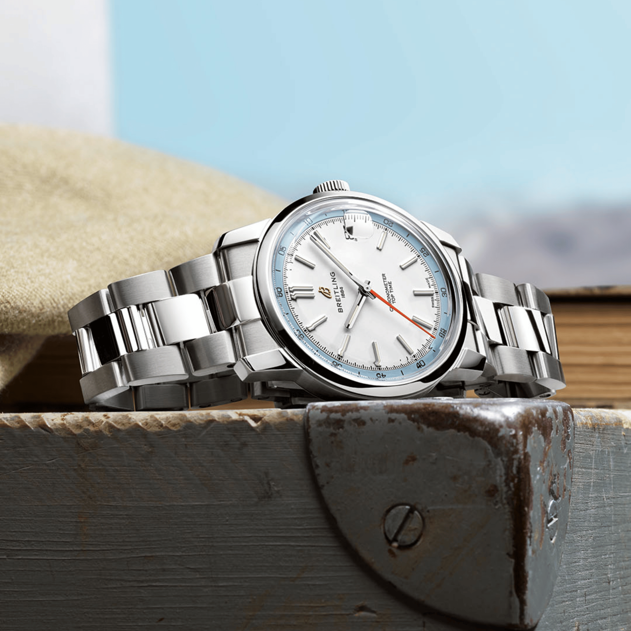 Montre Breitling Top Time B31 automatique cadran blanc bracelet acier 38 mm