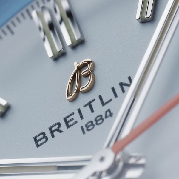 Montre Breitling Top Time B31 automatique cadran blanc bracelet acier 38 mm