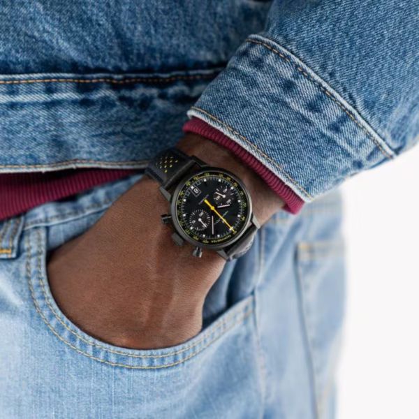 Hamilton watch, automatic Intra-Matic chronograph, black dial, black and yellow leather strap, 40 mm