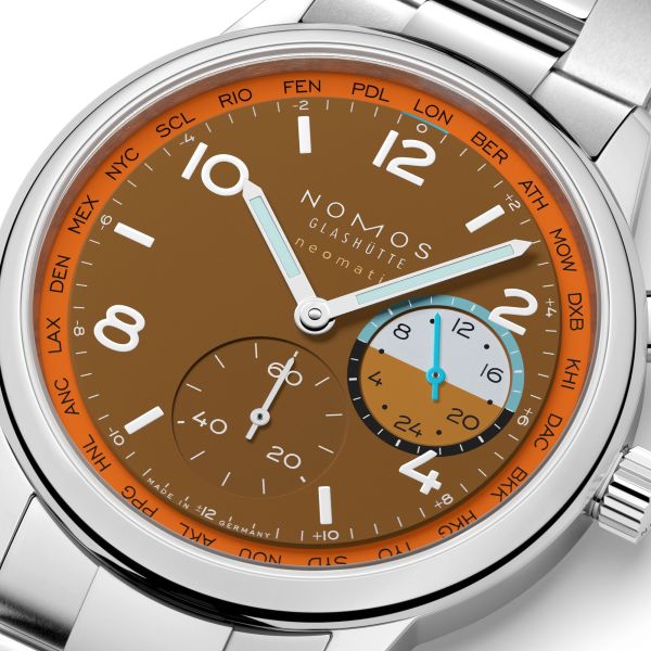 Montre Nomos Club Sport Neomatik Worldtimer Canyon fond saphir - Ed. Limitée bracelet acier 40 mm