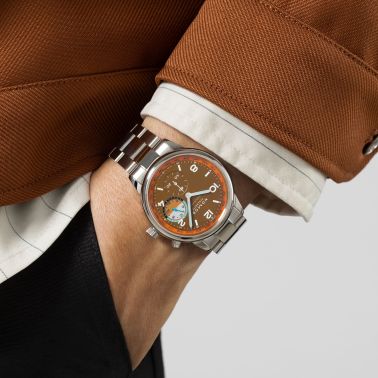 Montre Nomos Club Sport Neomatik Worldtimer Canyon fond saphir - Ed. Limitée bracelet acier 40 mm