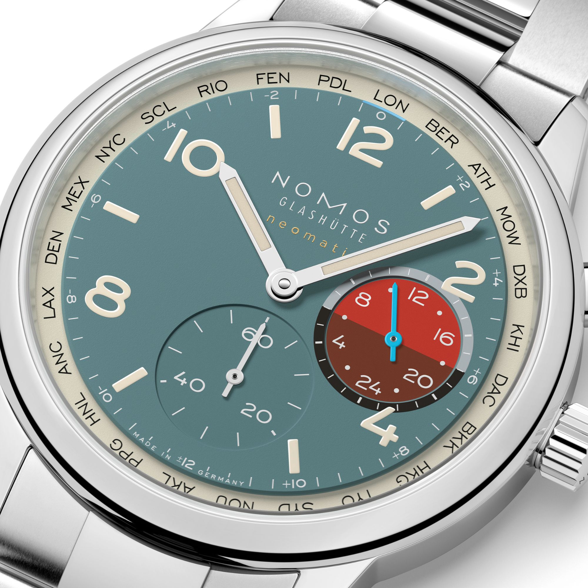 Montre Nomos Club Sport Neomatik Worldtimer Glacier fond saphir - Ed. Limitée bracelet acier 40 mm