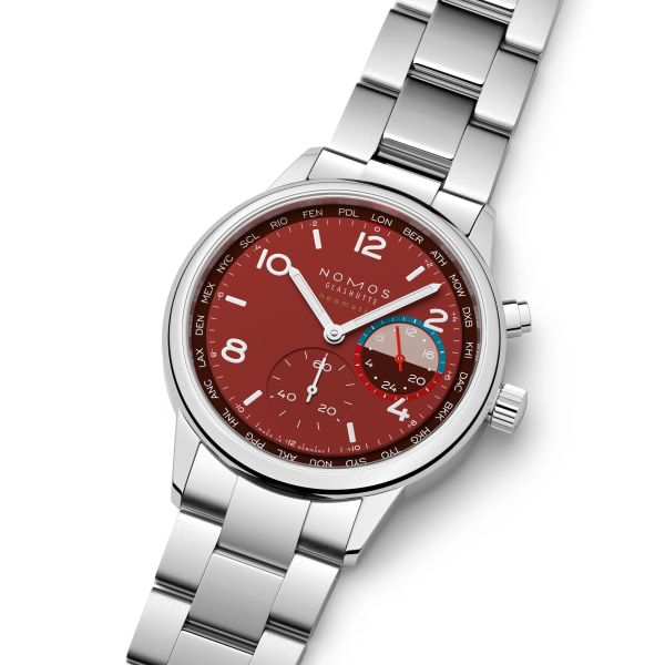 Montre Nomos Club Sport Neomatik Worldtimer Magma fond saphir - Ed. Limitée bracelet acier 40 mm