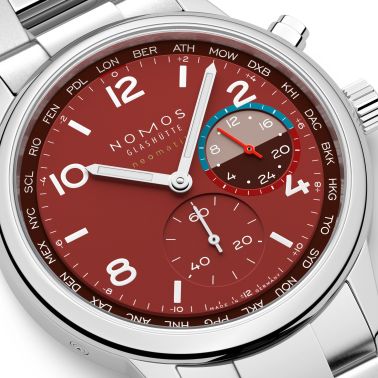 Montre Nomos Club Sport Neomatik Worldtimer Magma fond saphir - Ed. Limitée bracelet acier 40 mm