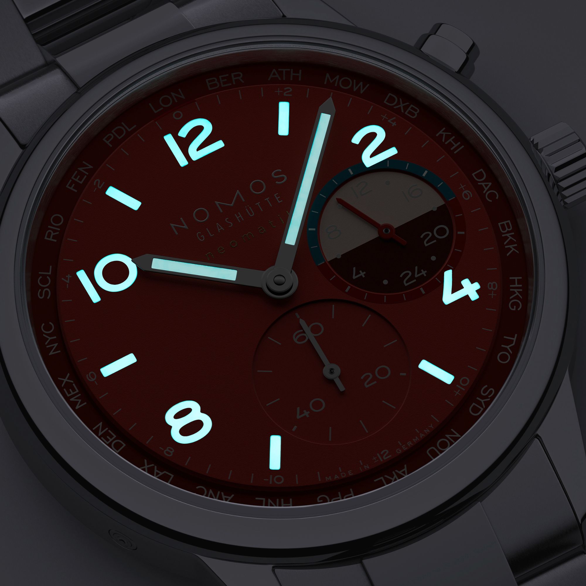 Montre Nomos Club Sport Neomatik Worldtimer Magma fond saphir - Ed. Limitée bracelet acier 40 mm