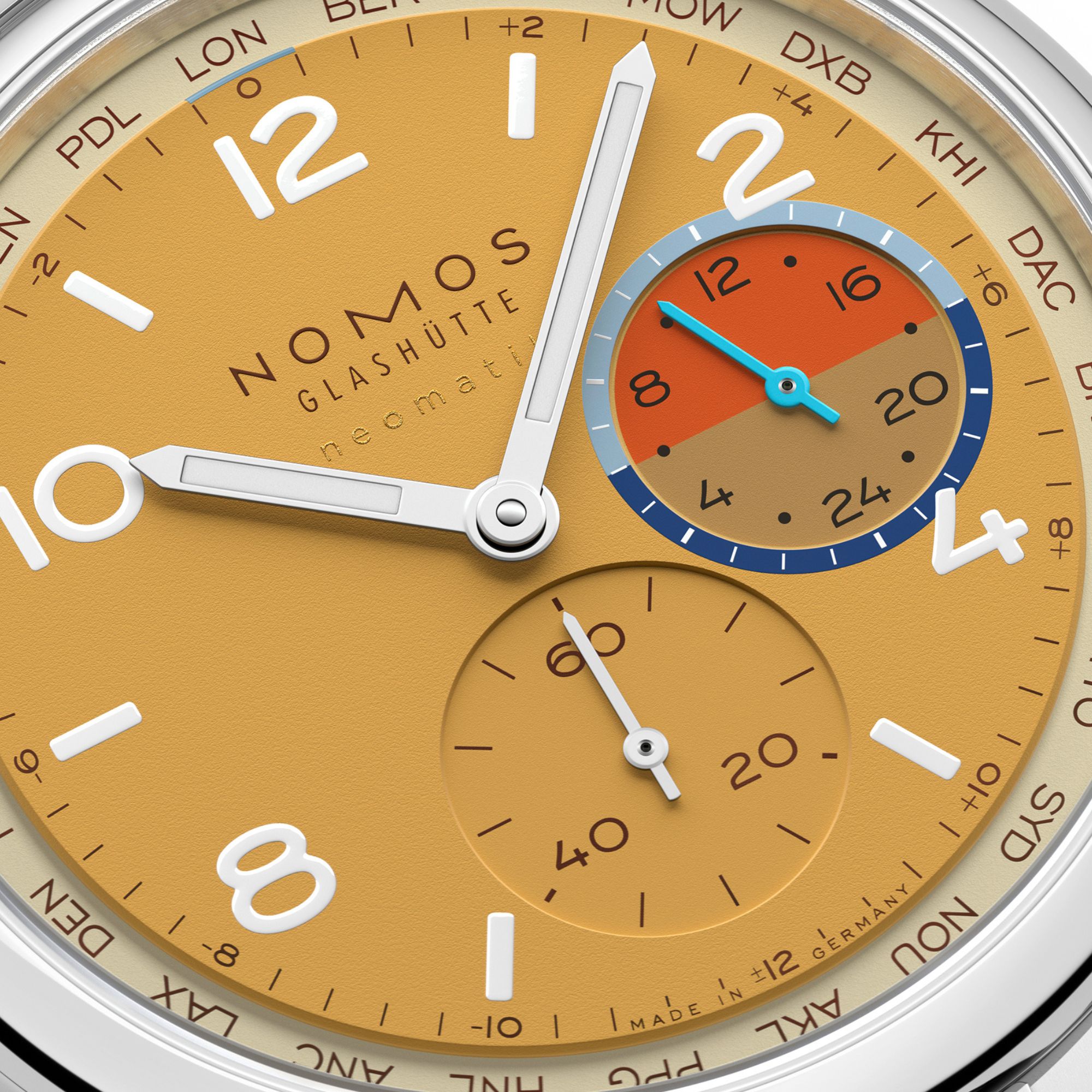 Montre Nomos Club Sport Neomatik Worldtimer Dune fond saphir - Ed. Limitée bracelet acier 40 mm
