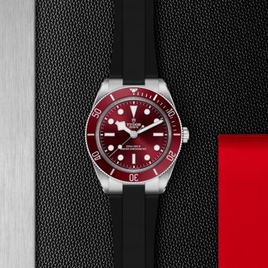 Tudor Black Bay 58 automatic burgundy rubber bracelet 39 mm