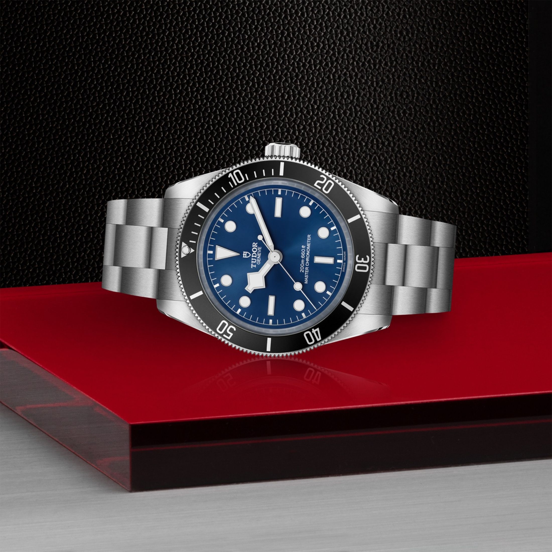 Montre Tudor Black Bay 68 automatique cadran bleu bracelet acier "rivet" 43 mm