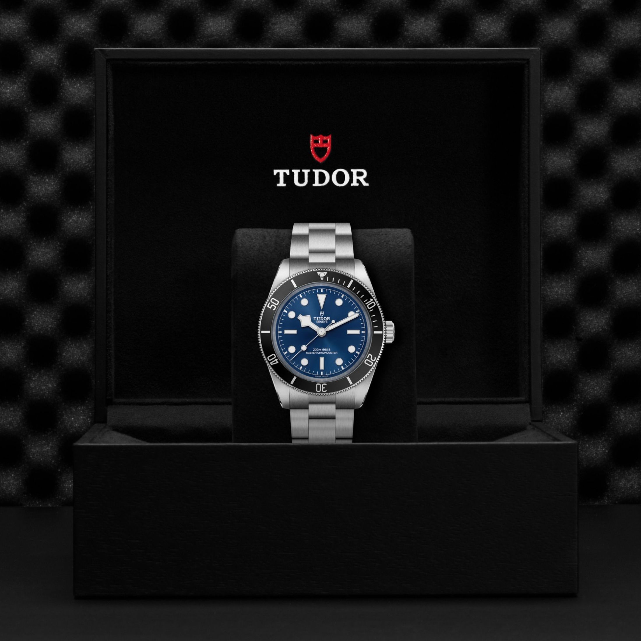 Montre Tudor Black Bay 68 automatique cadran bleu bracelet acier "rivet" 43 mm