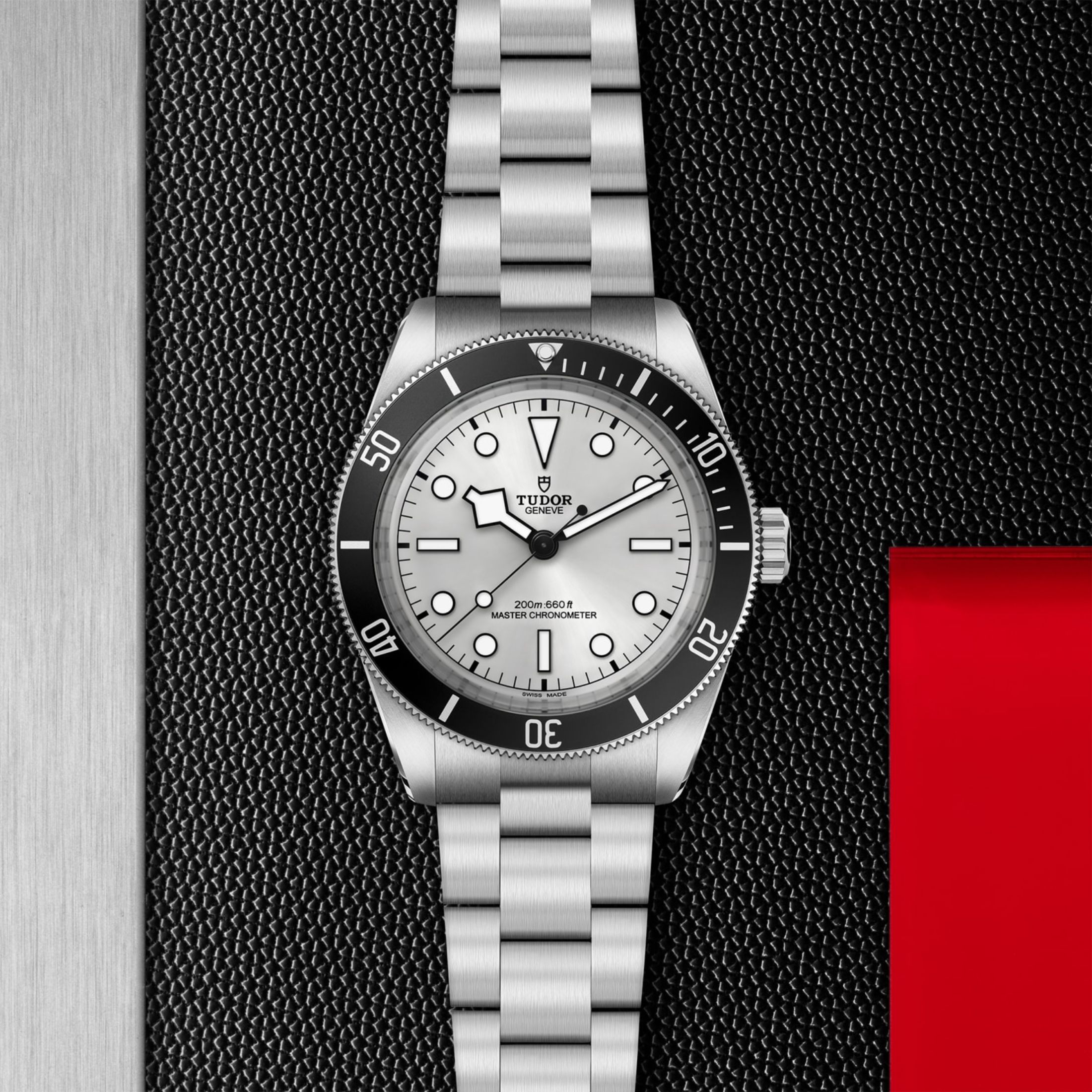 Montre Tudor Black Bay 68 automatique cadran argenté bracelet acier 43 mm