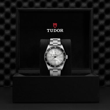 Montre Tudor Black Bay 68 automatique cadran argenté bracelet acier 43 mm