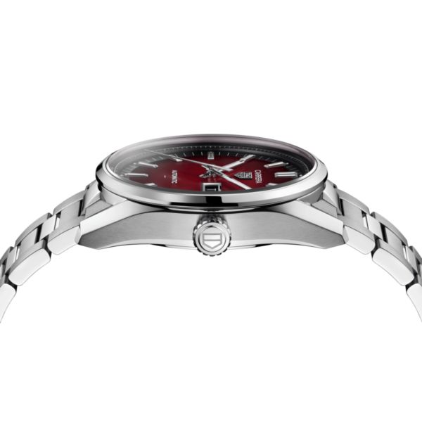Montre TAG Heuer Carrera Day-Date automatique cadran rouge bracelet acier 41 mm