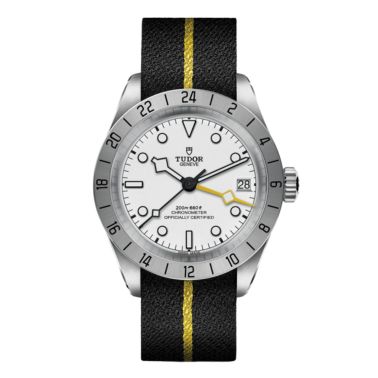 Montre Tudor Black Bay Pro automatique cadran blanc opalin bracelet tissu 39 mm