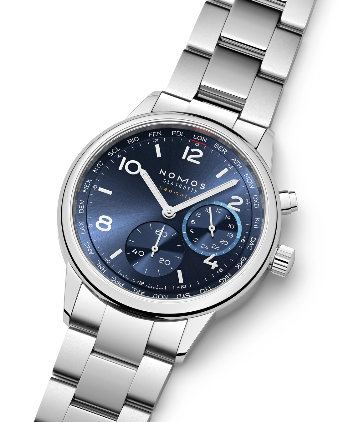 Montre Nomos Club Sport Neomatik Worldtimer Mondial cadran bleu bracelet acier 40 mm