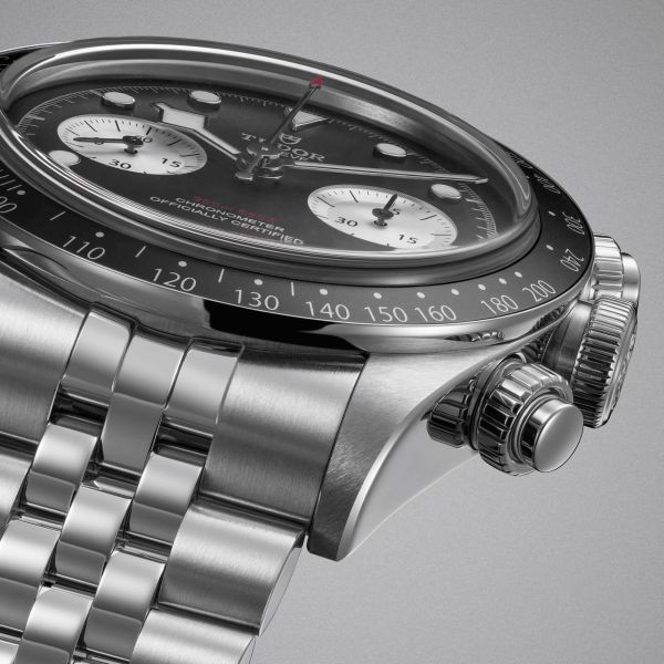 Montre Tudor Black Bay Chrono automatique cadran noir bracelet acier 5 mailles 41 mm