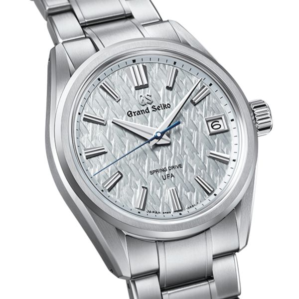 Montre Grand Seiko Evolution 9 Spring Drive U.F.A cadran bleu pâle bracelet titane 37 mm