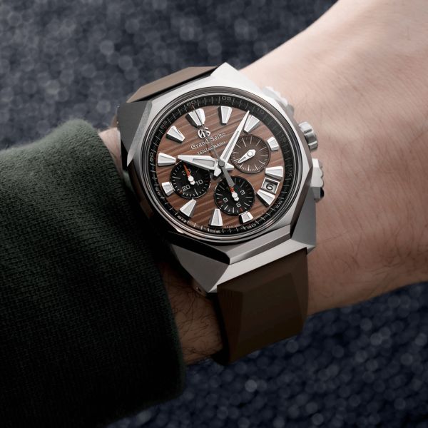 Montre Grand Seiko Sport Tokyo Lion Tentagraph automatique cadran marron bracelet caoutchouc 43 mm