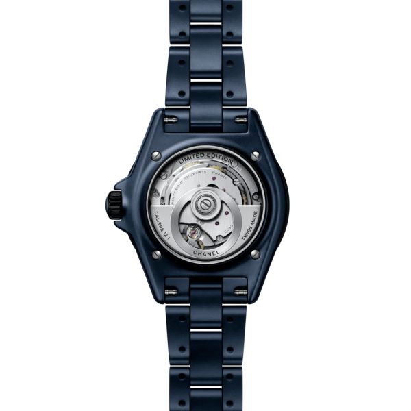 Montre CHANEL J12 BLEU automatiquecadran bleu et bracelet céramique bleu 38 mm
