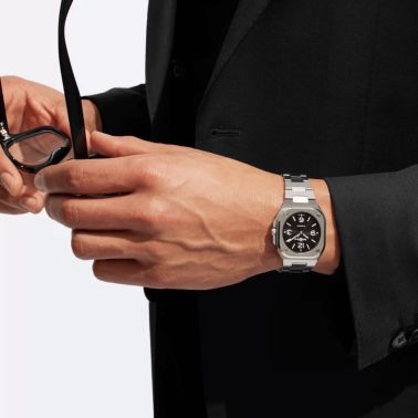 Watch Bell & Ross BR 05 Black Steel automatic black dial steel bracelet 36 mm