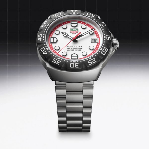 Montre TAG Heuer Formula 1 Solargraph cadran blanc bracelet acier 38 mm