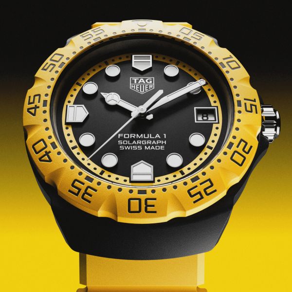 TAG Heuer Formula 1 Solargraph black dial rubber strap 38 mm