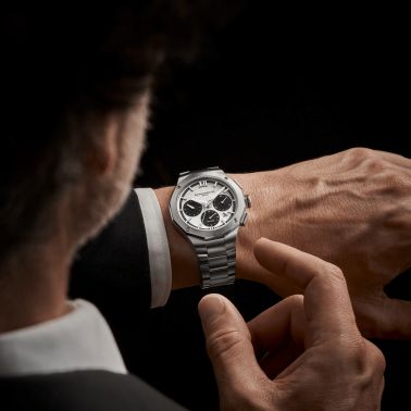 Baume et Mercier Riviera Automatic chronograph watch, black and white dial, steel bracelet, 41 mm