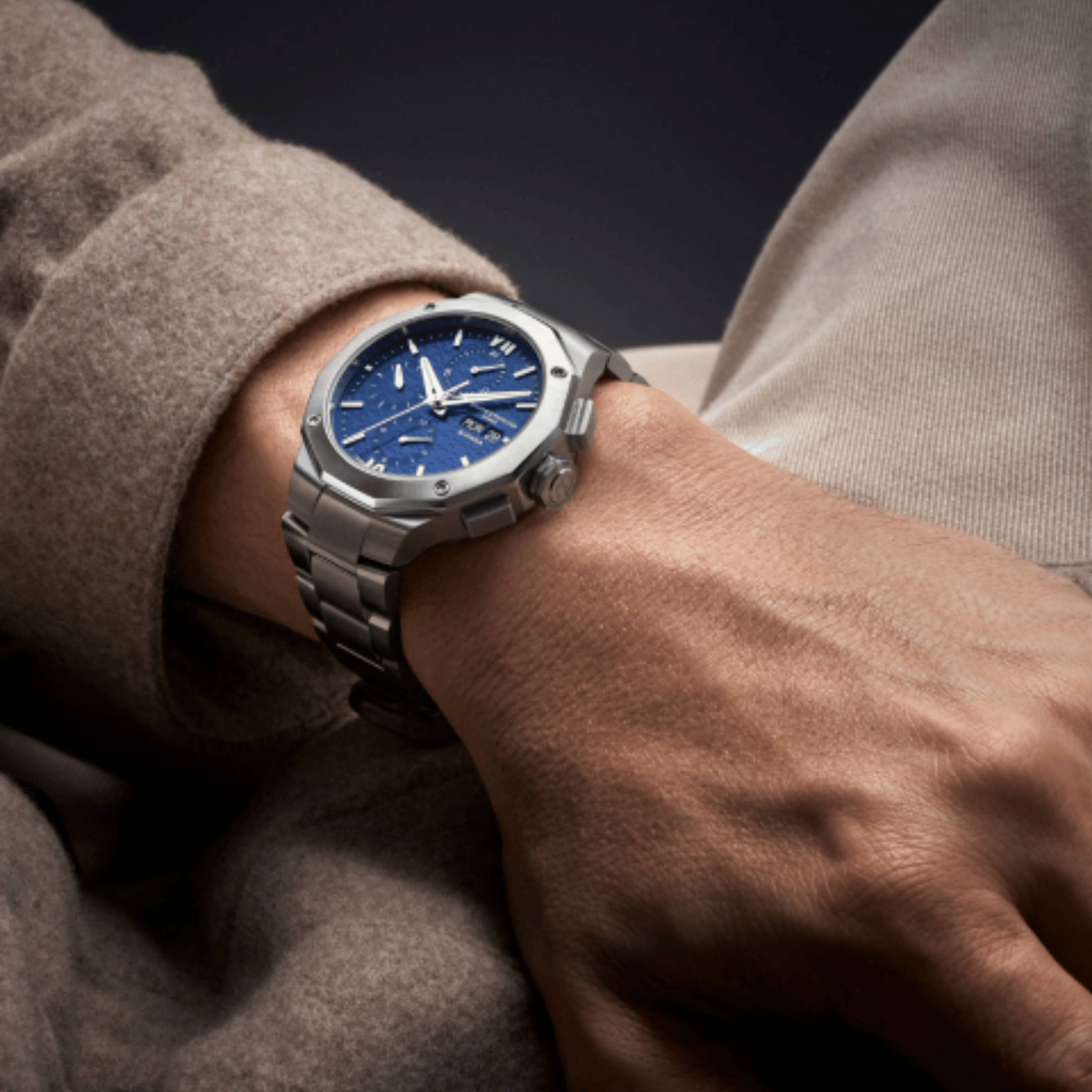 Watch Baume et Mercier Riviera Automatic chronograph, blue dial, steel bracelet, 41 mm