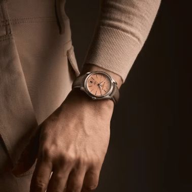 Baume et Mercier Clifton automatic watch, salmon dial, beige and black leather straps, 39 mm