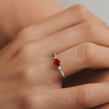 Lepage Juliette ring in yellow gold, ruby and diamonds