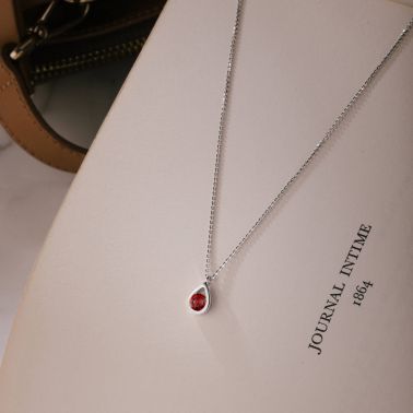 Lepage Clyde necklace in rose gold and ruby