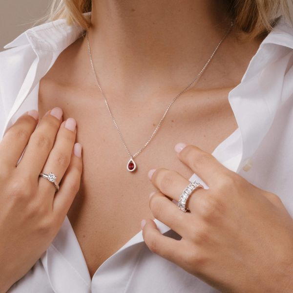 Lepage Clyde necklace in rose gold and ruby