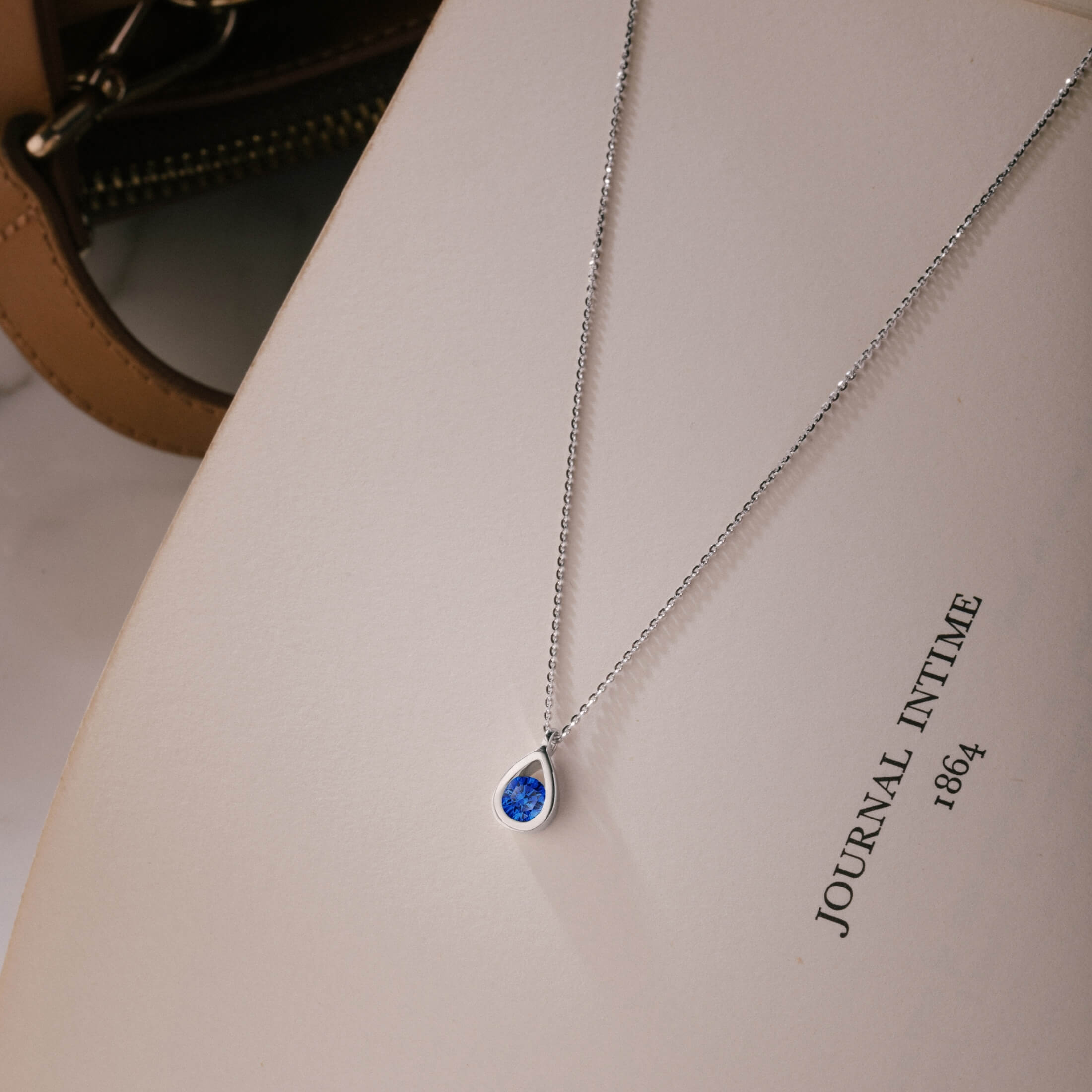 Lepage Clyde necklace in rose gold and sapphire