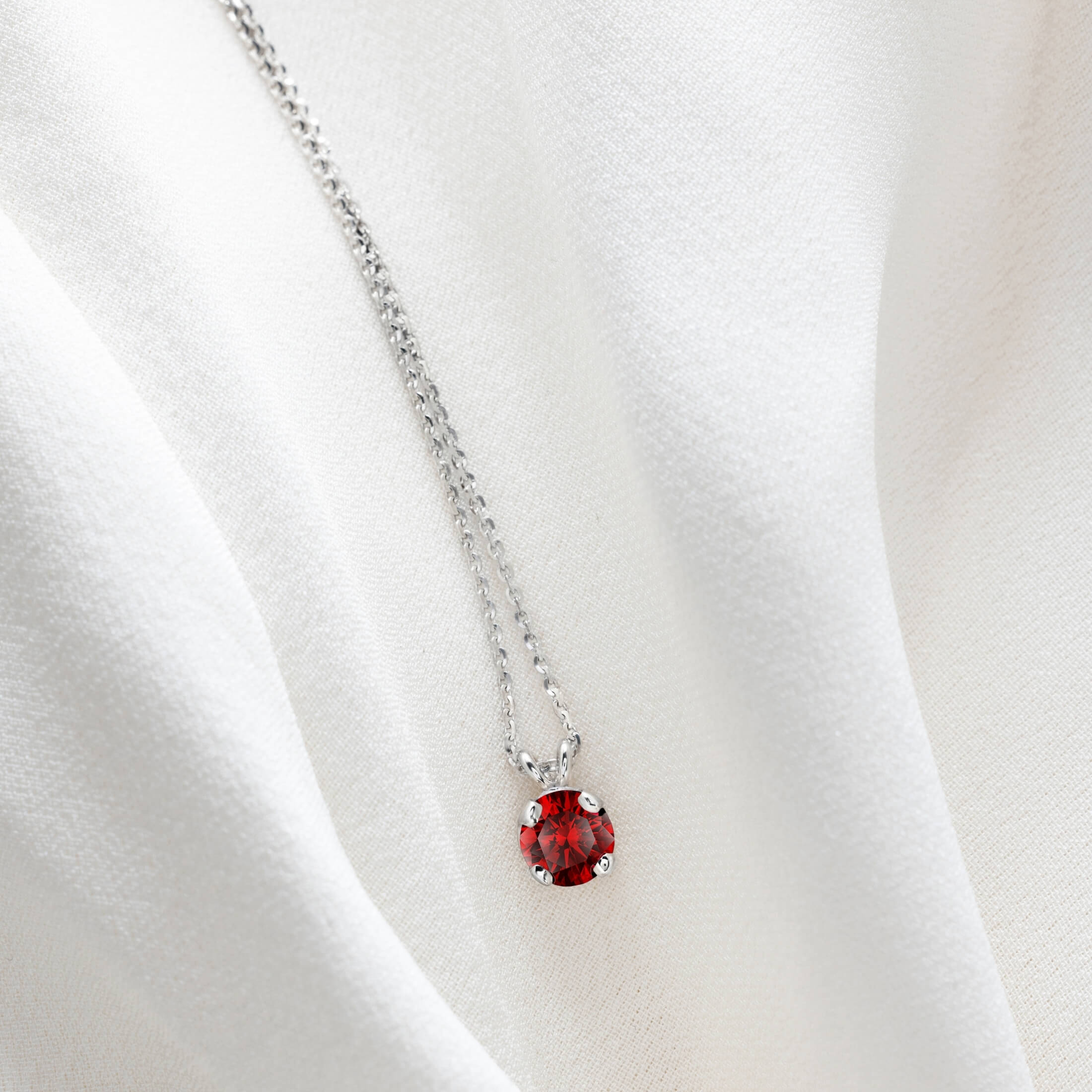 Lepage Présage necklace in white gold and ruby