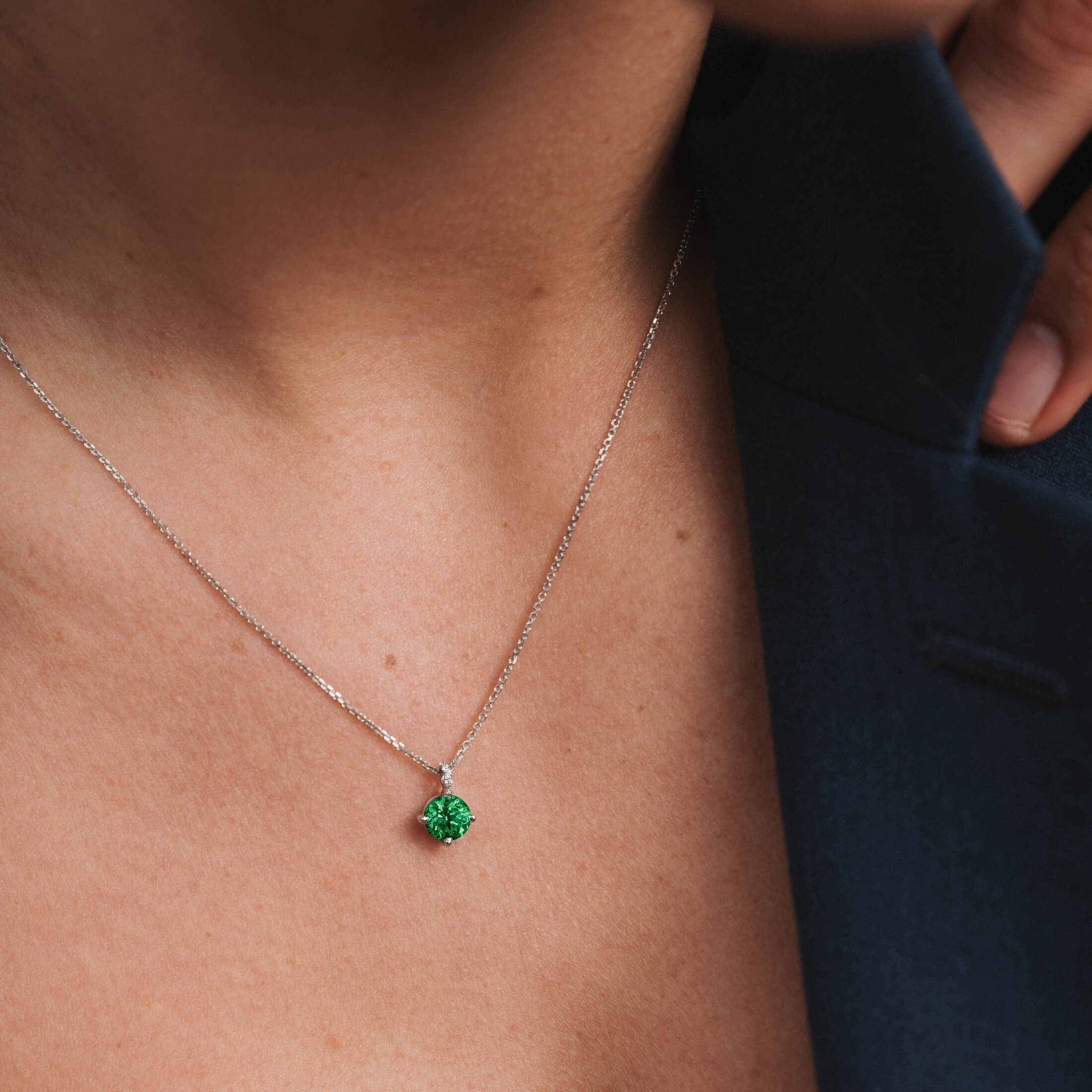 Lepage Flirt necklace in yellow gold, emerald and diamonds