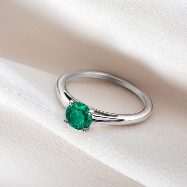 Lepage Promesse engagement ring in yellow gold and emerald