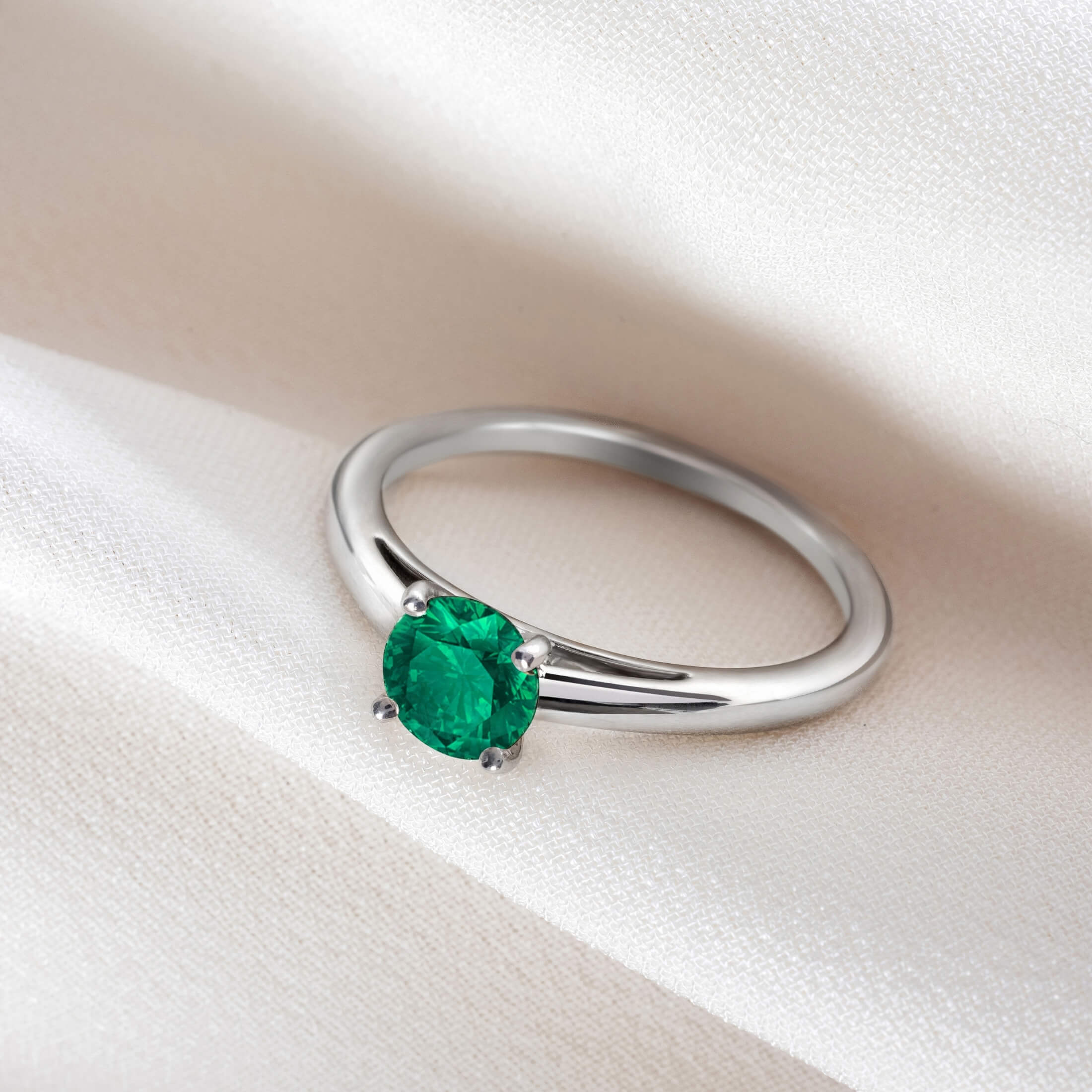 Lepage Promesse engagement ring in yellow gold and emerald