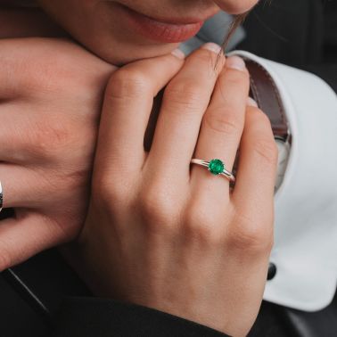 Lepage Promesse engagement ring in rose gold and emerald