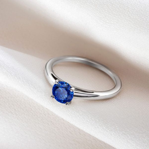 Lepage Promesse engagement ring in yellow gold and sapphire