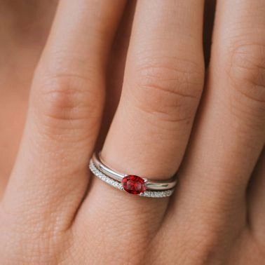 Solitaire Lepage Emotion en or rose et rubis taille ovale