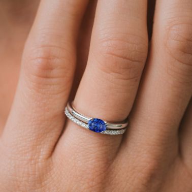 Lepage Emotion solitaire ring in white gold and oval cut sapphire